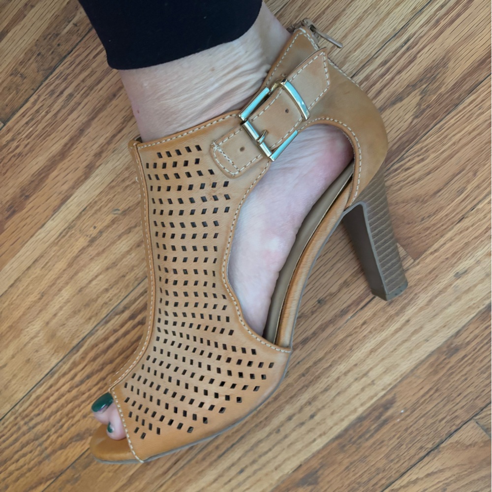 Indigo Women's Tan Peep-Toe Heels